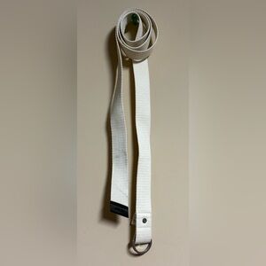 Lululemon Women's Inhale Exhale D-Ring Belt 
Open Size